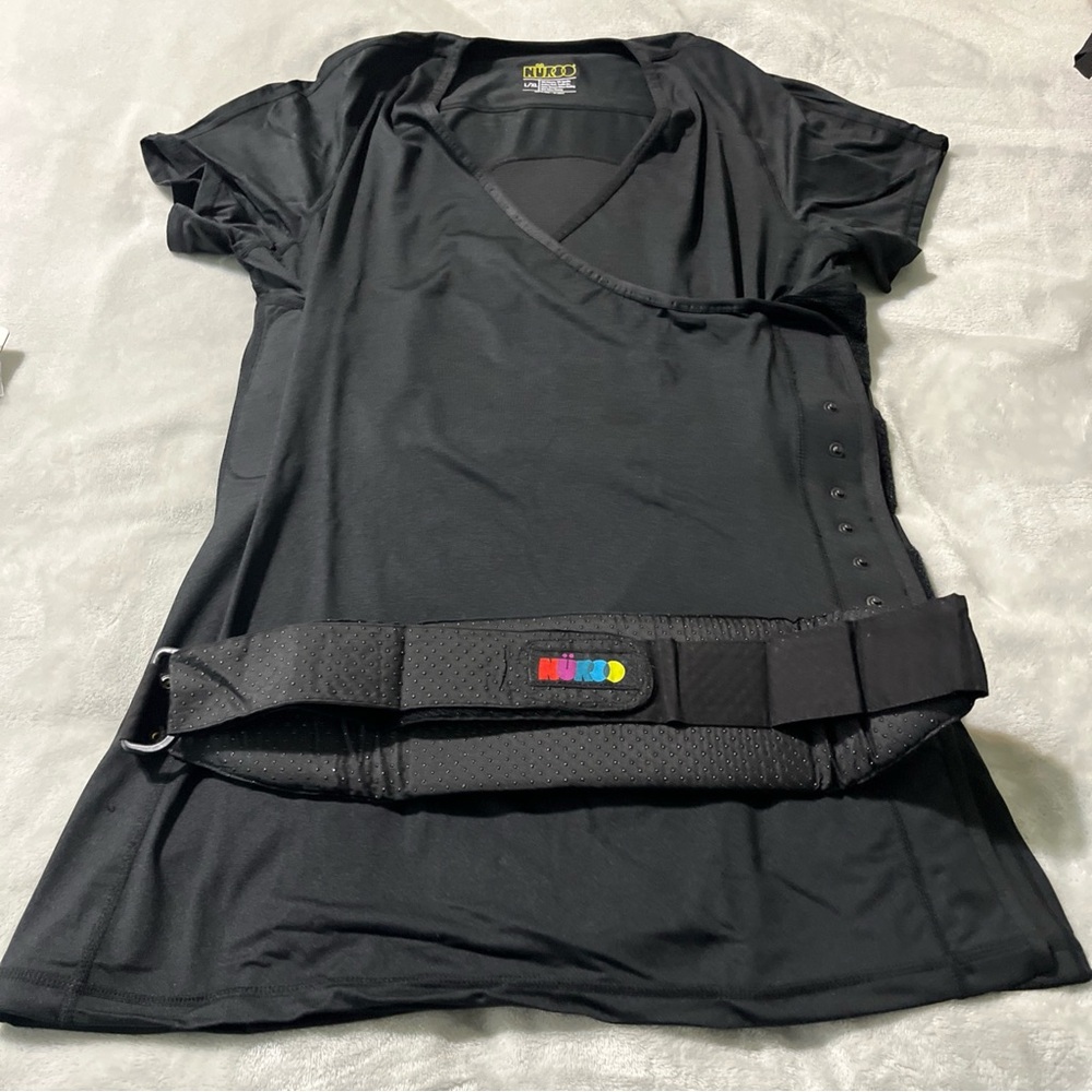 NuRoo L Pocket Multifunctional Babywearing Short Sleeve Shirt Black New Open Box